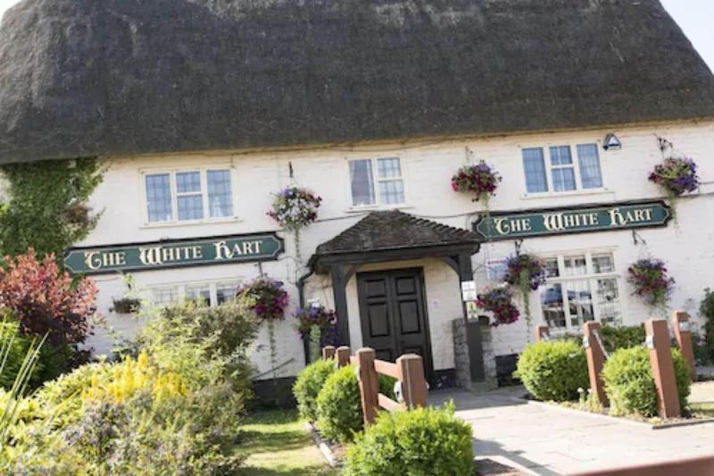 The White Hart, Wroughton Bed and Breakfast Swindon Exteriör bild