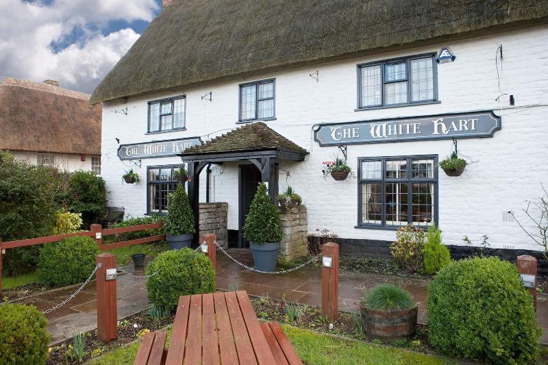 The White Hart, Wroughton Bed and Breakfast Swindon Exteriör bild